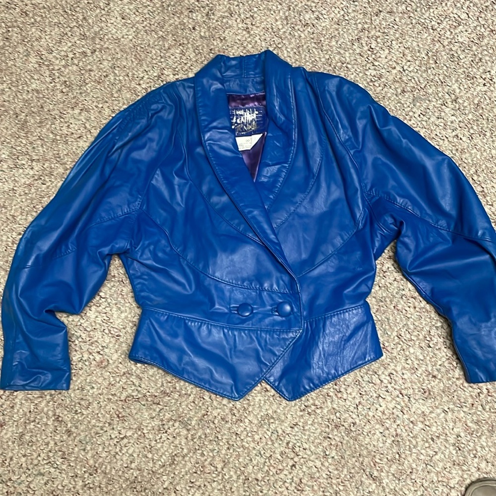 Vintage 80s/90s cropped leather jacket with batwing sleeve